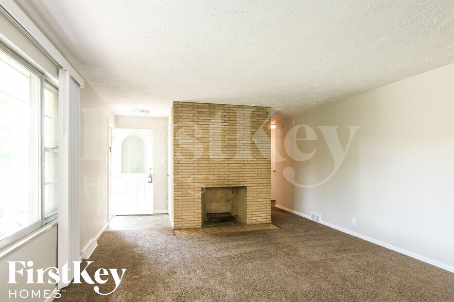 Building Photo - 3080 Meeting House Ln