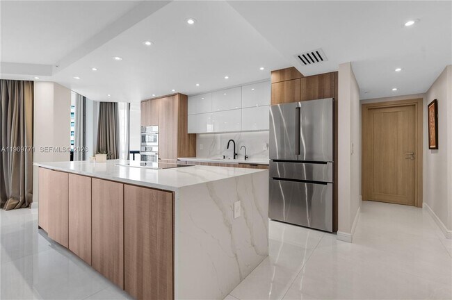 Building Photo - 20191 E Country Club Dr