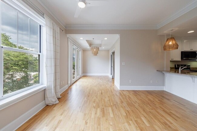 Building Photo - 2277/2255 Peachtree Rd NE