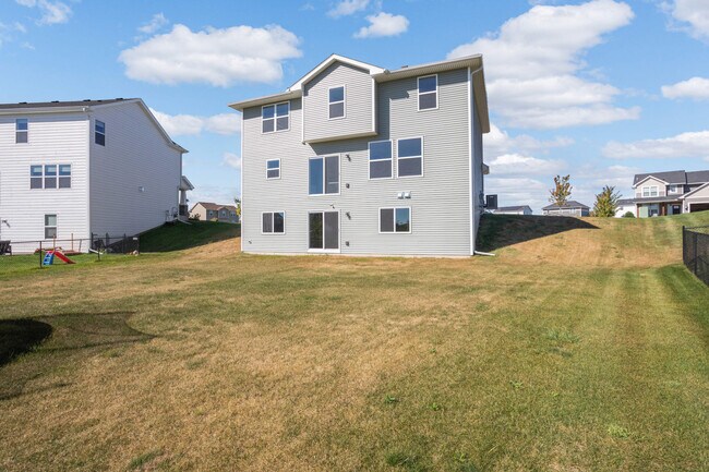 Building Photo - 17545 57th St NE