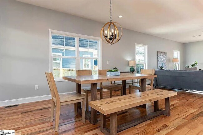 Building Photo - 111 Chestnut St