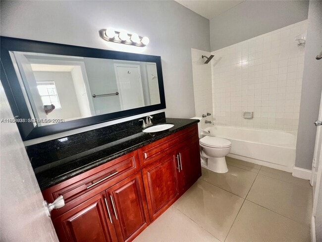 Building Photo - 660 Cypress Club Way