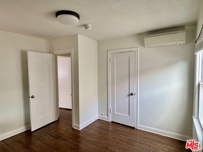 Building Photo - 3564 Dover St