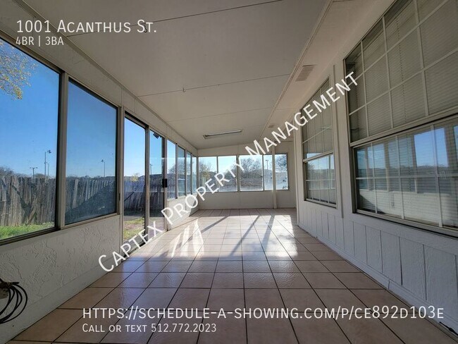 Building Photo - 1001 Acanthus St