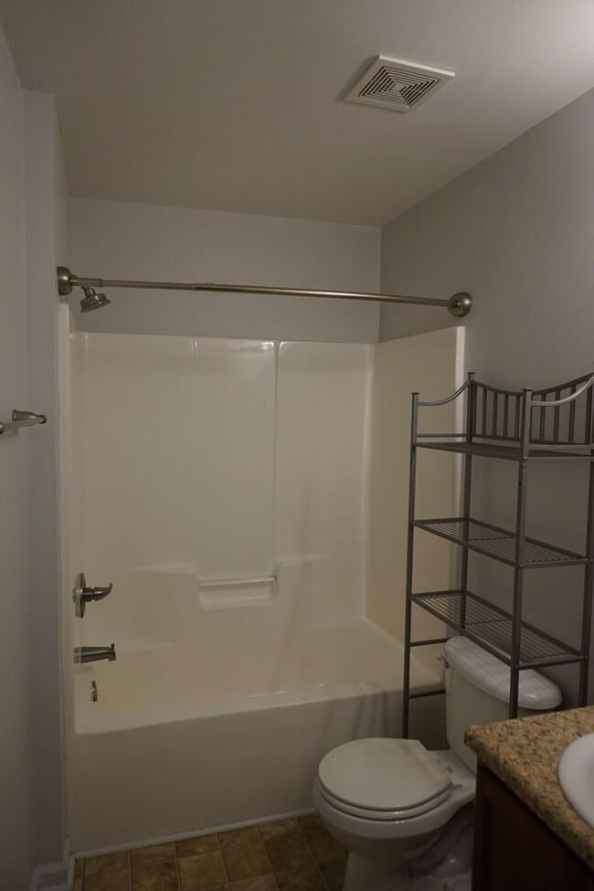 Building Photo - 3 Bedroom and 3 Full bathroom located The Village at the Glen within Carolina