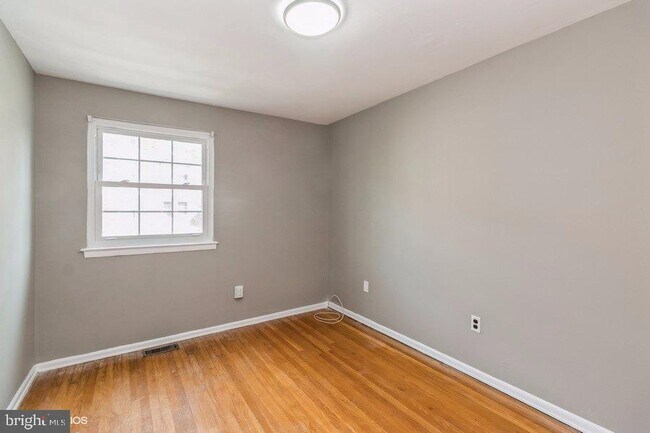 Building Photo - 6738 Emlen St