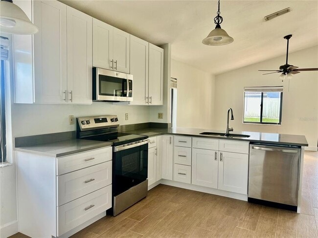 Building Photo - 1040 Manigan Ave