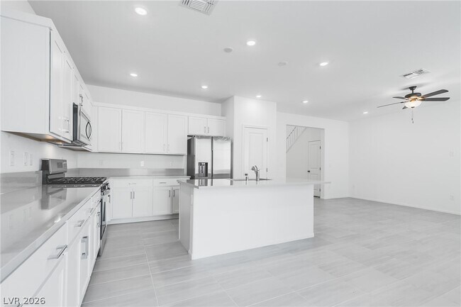 Building Photo - 7382 Pioneer Way