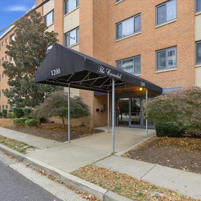 Building Photo - 1200 S Arlington Ridge Rd