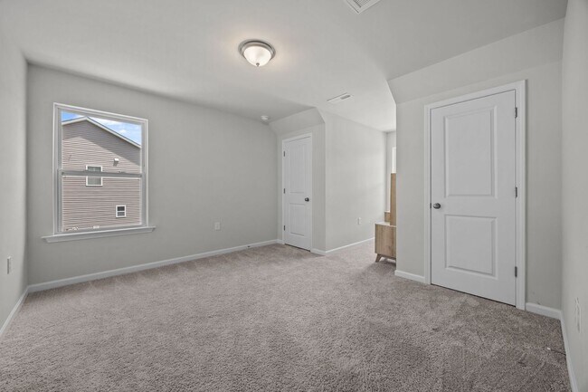 Building Photo - COMING SOON !!!!!! Beautiful new build multi family home!