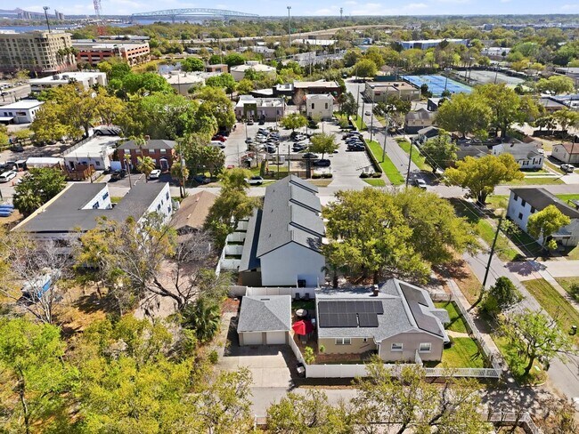 Building Photo - 1331 Cedar St