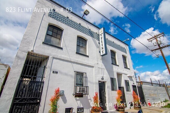 Building Photo - 823 N Flint Ave