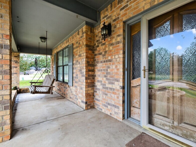 Building Photo - 18270 Stillwood Ln