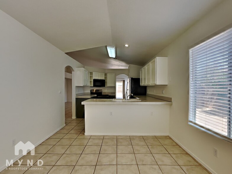 Building Photo - 2236 W Catalina View Dr