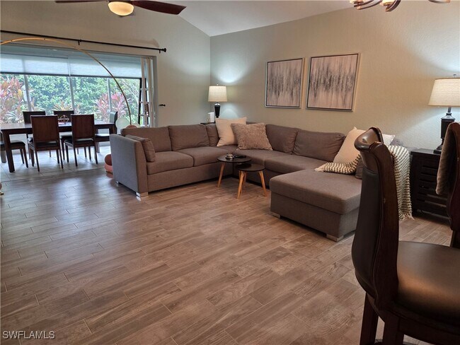 Building Photo - 22161 Tallwood Ct