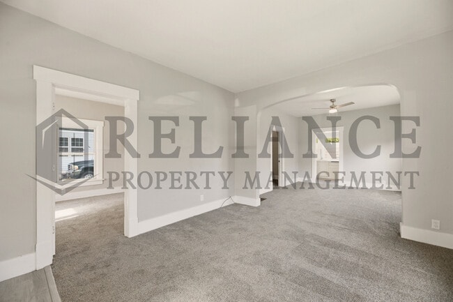 Building Photo - 619 Houser Dr
