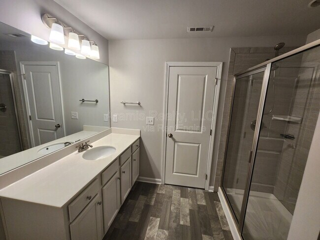 Building Photo - 5208 Pinnacle Walk