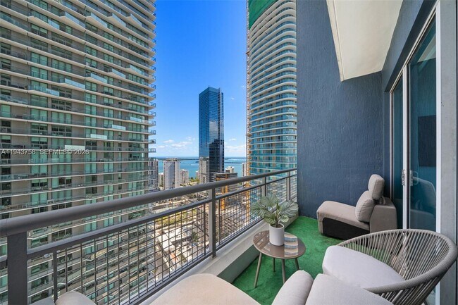 Building Photo - 60 SW 13th St