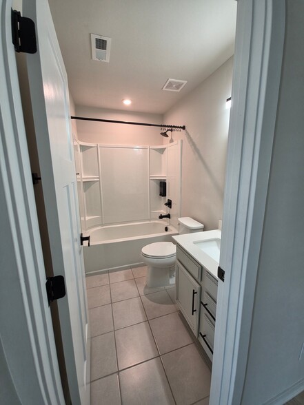 Building Photo - 2195 Autumn Cyprus Ave