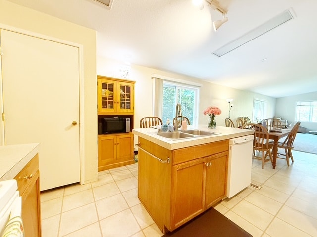 Building Photo - 360 E Rasor Rd