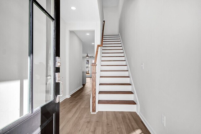 Building Photo - 482 Green Fern Dr