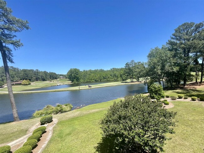 Building Photo - 1175 St Andrews Dr