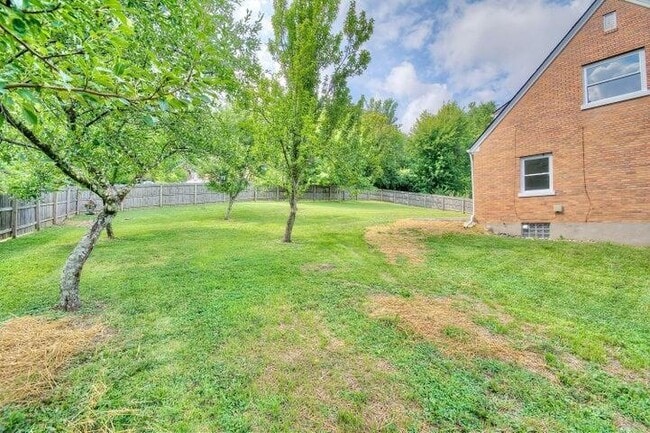 Building Photo - 797 Highland Ave