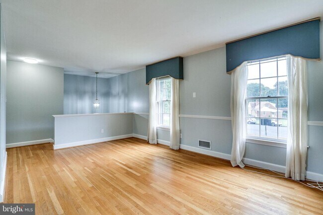 Building Photo - 5001 Ninian Ct