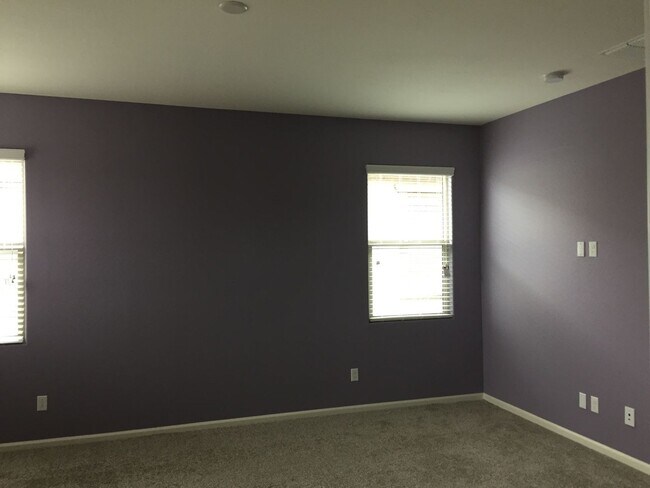 Building Photo - Spacious 5BR House in Phoenix