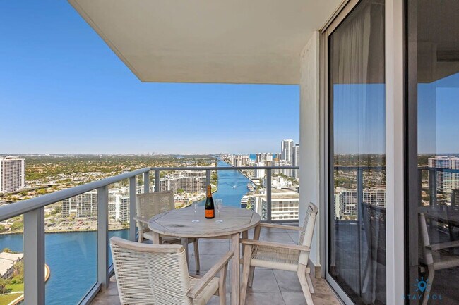 Building Photo - 4010 S Ocean Dr