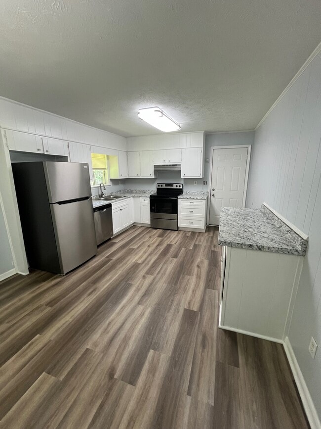 Building Photo - 7299 Indian Hill Trail