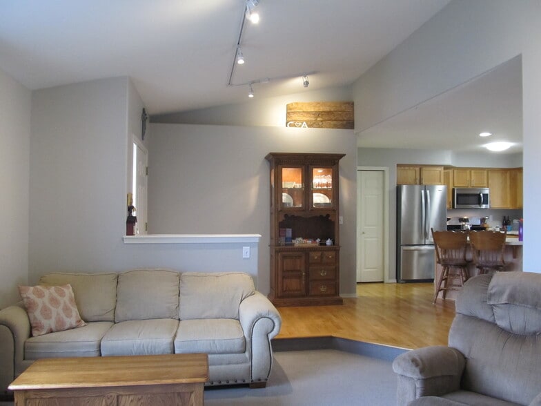 entrance - 2140 SW 35th Pl