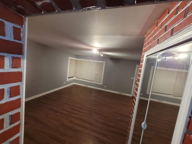 Building Photo - 52 N Albert St