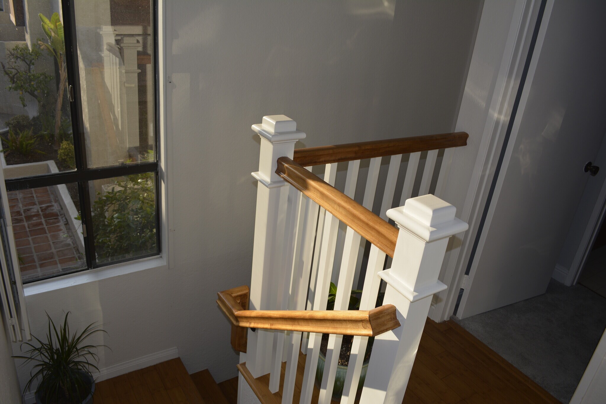 Building Photo - 1244 Valley View Rd