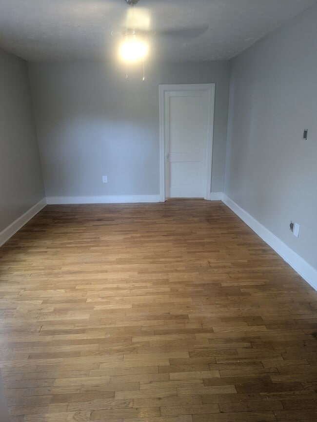Building Photo - 122 Rolling Acres Dr