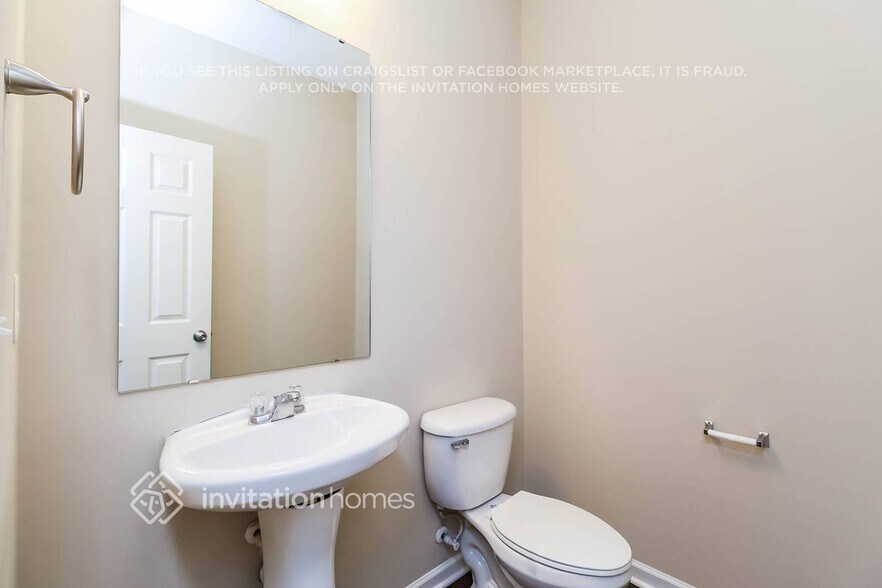 Building Photo - 7112 Bear Grass Ln