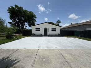 Building Photo - 2608 NW 3rd St