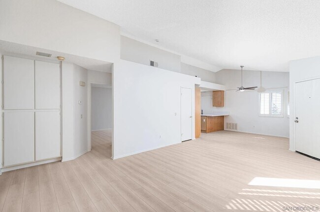 Building Photo - 27971 Red Dawn Dr