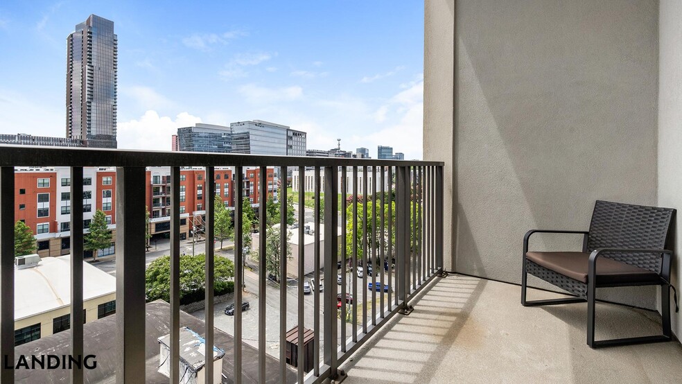 Building Photo - 1007 S Mint St
