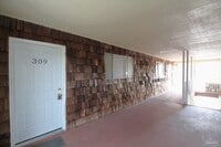 Building Photo - 600 Scenic Hwy