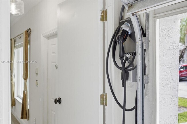 Building Photo - 12153 SW 49th Ct