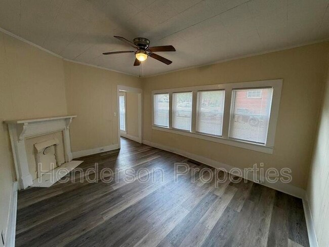 Building Photo - 533 Stockton St