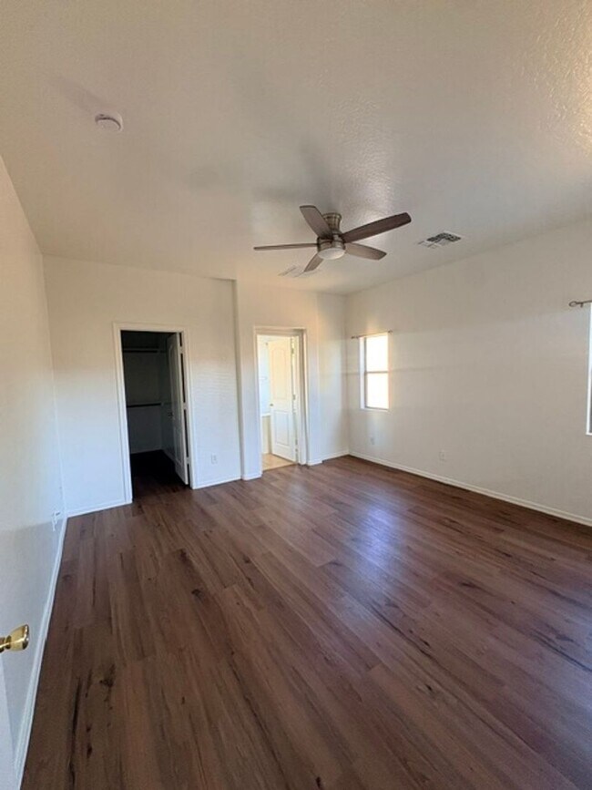 Building Photo - Tolleson 4 Bedroom