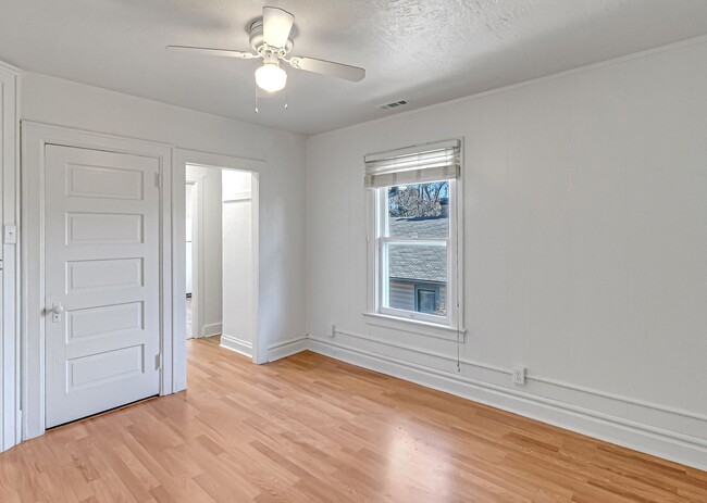 Building Photo - Renovated 4-Bedroom, 2-Bath Apartment in P...