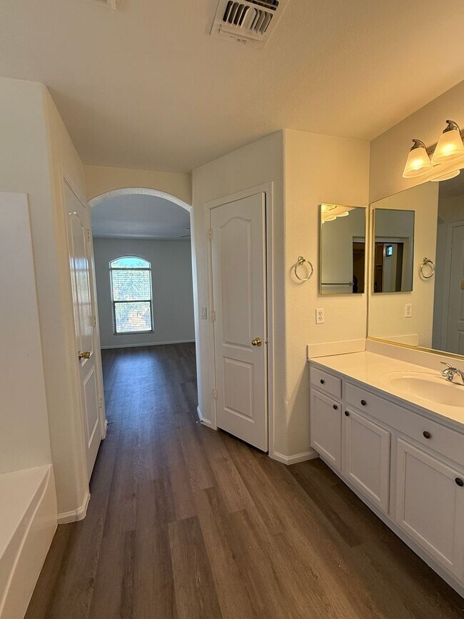 Building Photo - Johnson Ranch: 4 bedrooms, 2.5 bathrooms, ...