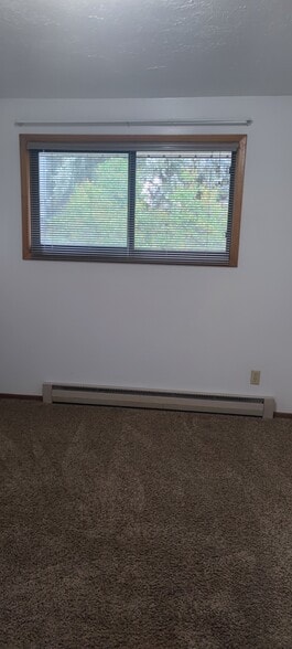 Building Photo - 1340 NW Kenny Dr