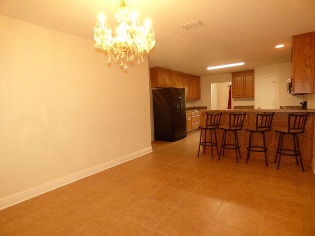 Building Photo - 5431 Munson Hwy