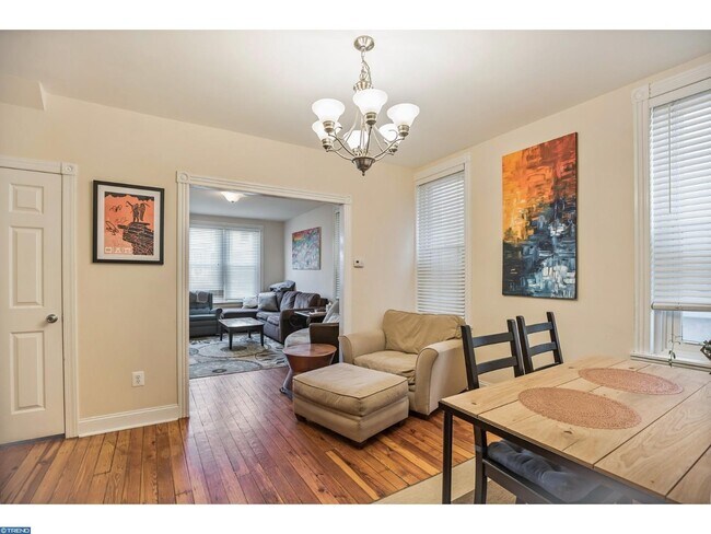 Building Photo - 385 Conarroe St