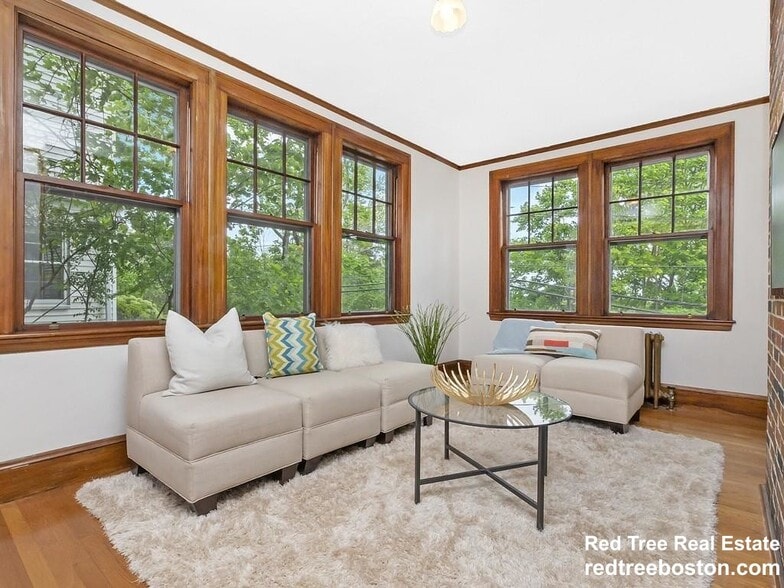 Building Photo - 68 Algonquin Rd