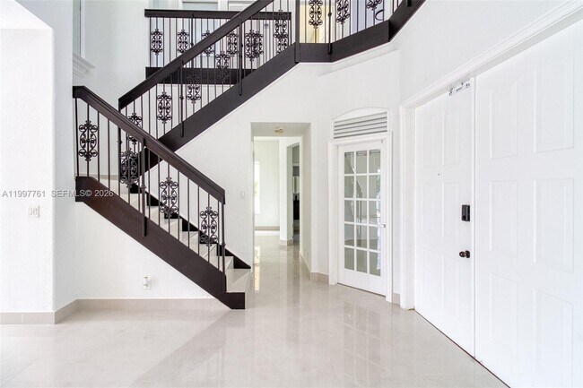 Building Photo - 5363 SW 38th Ave